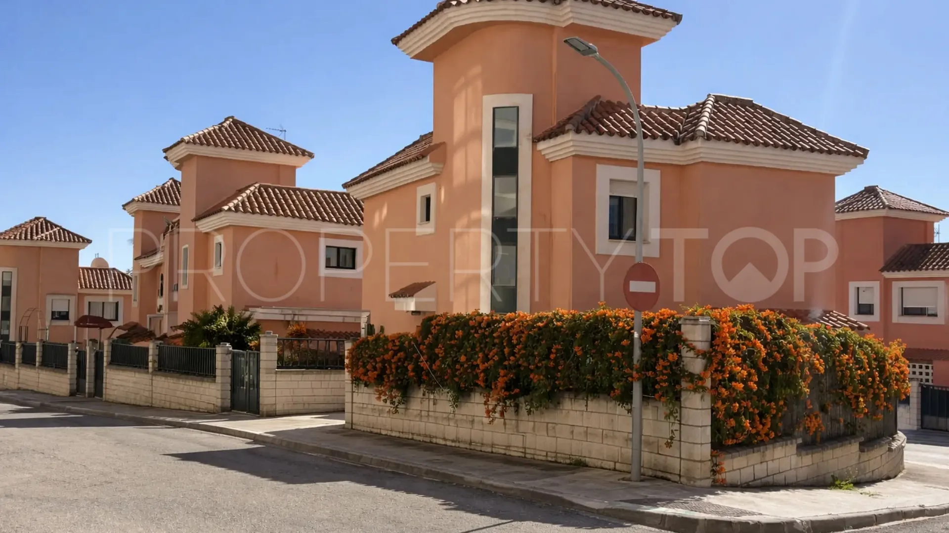 Villa en venta en Sabinillas