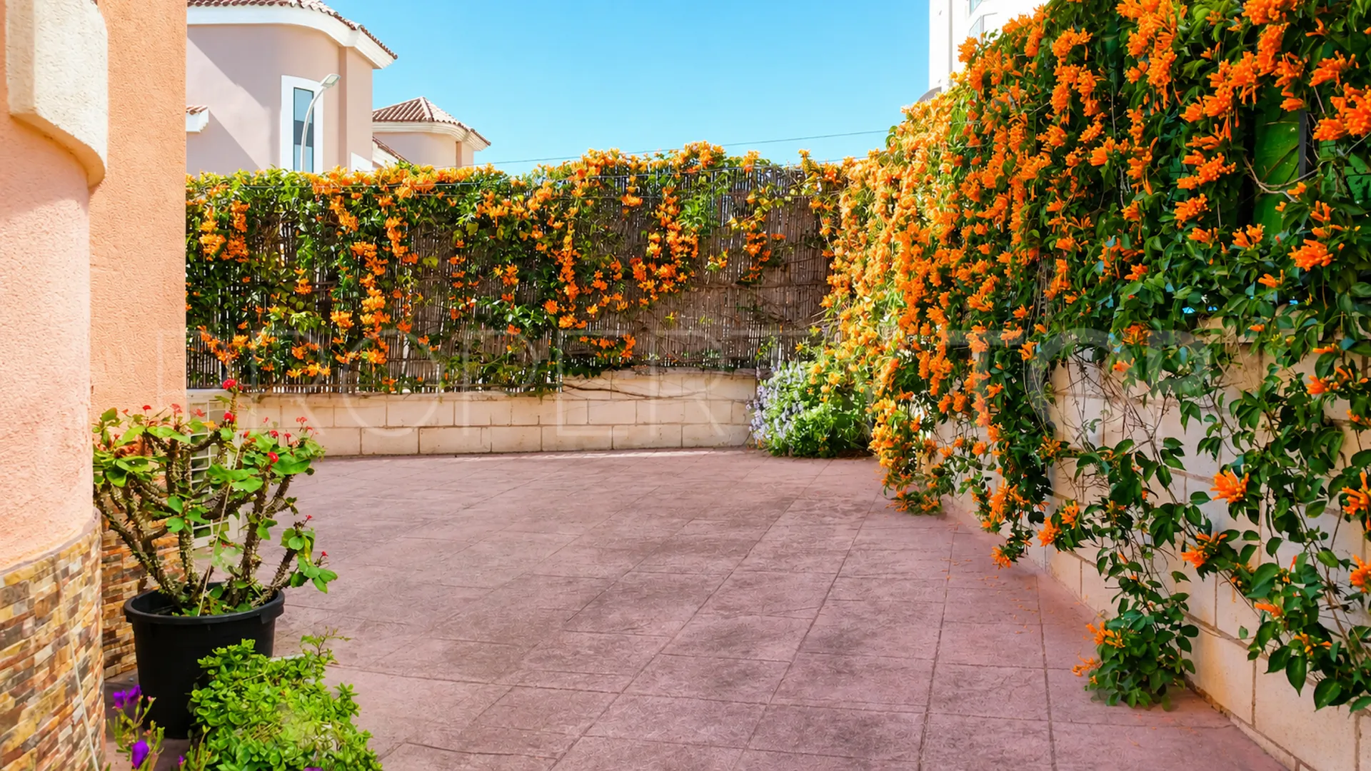 Villa en venta en Sabinillas