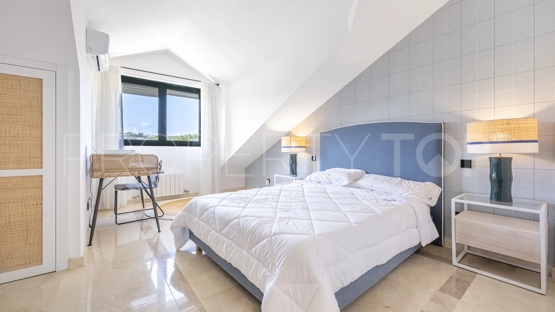 Villa pareada con 4 dormitorios a la venta en Sotogolf