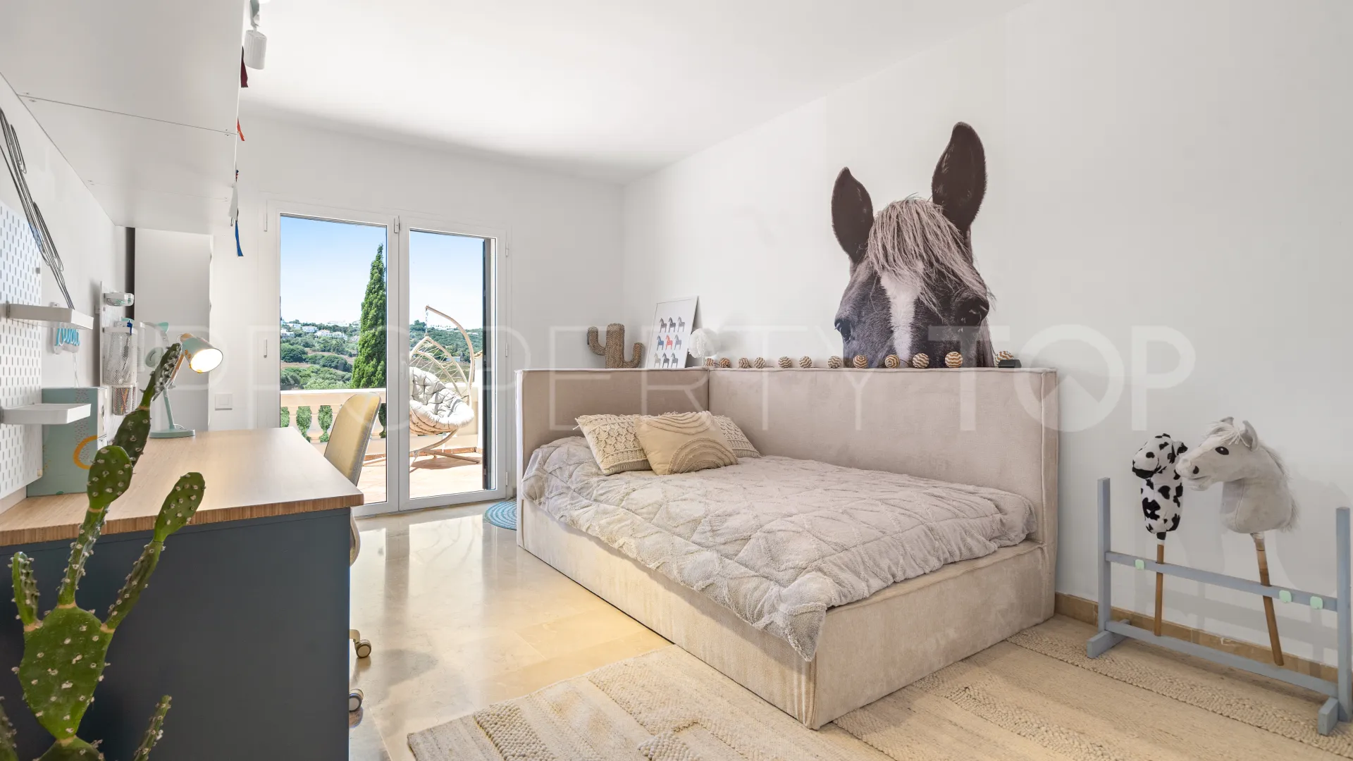For sale semi detached house in Sotogrande Alto