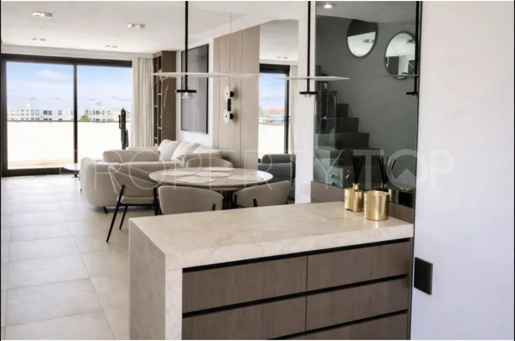 Estepona, apartamento de 3 dormitorios en venta