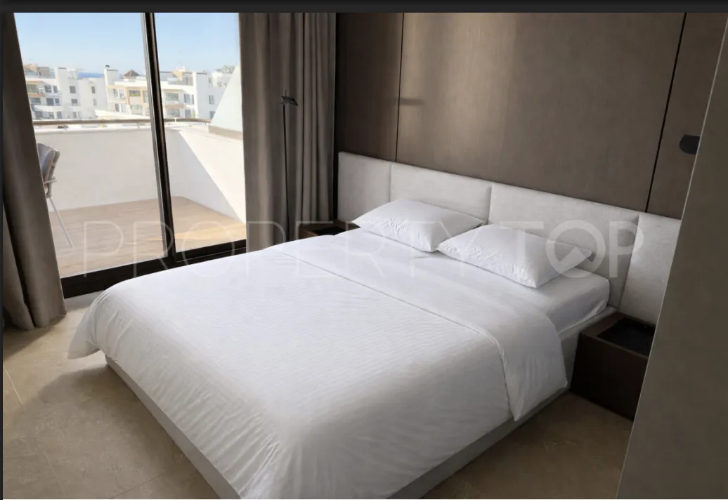 Estepona, apartamento de 3 dormitorios en venta