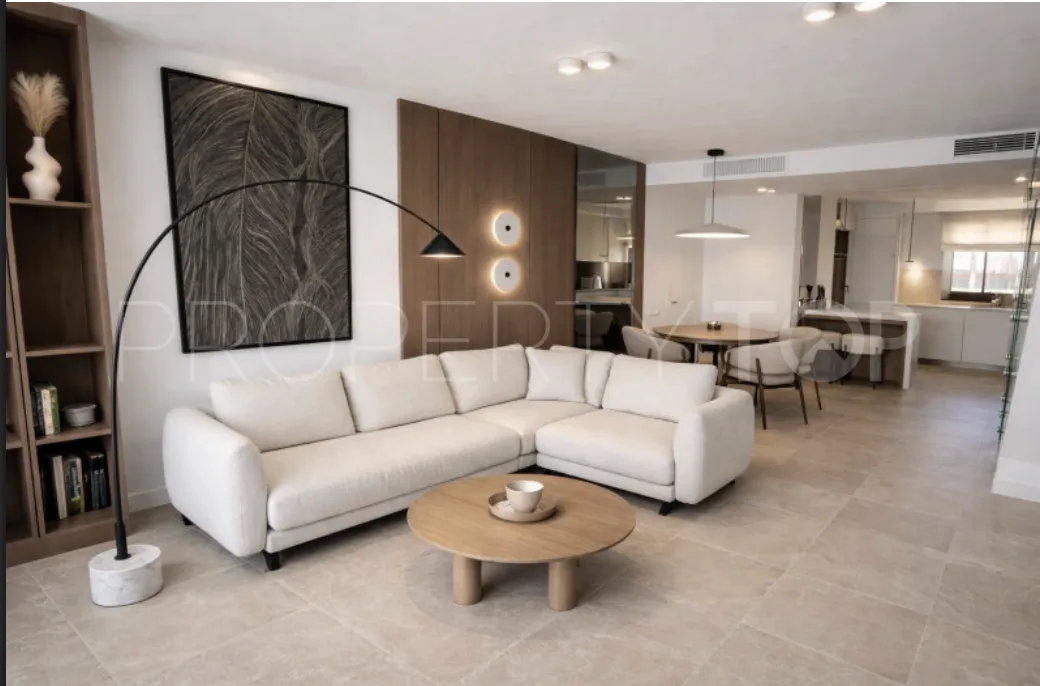Estepona, apartamento de 3 dormitorios en venta
