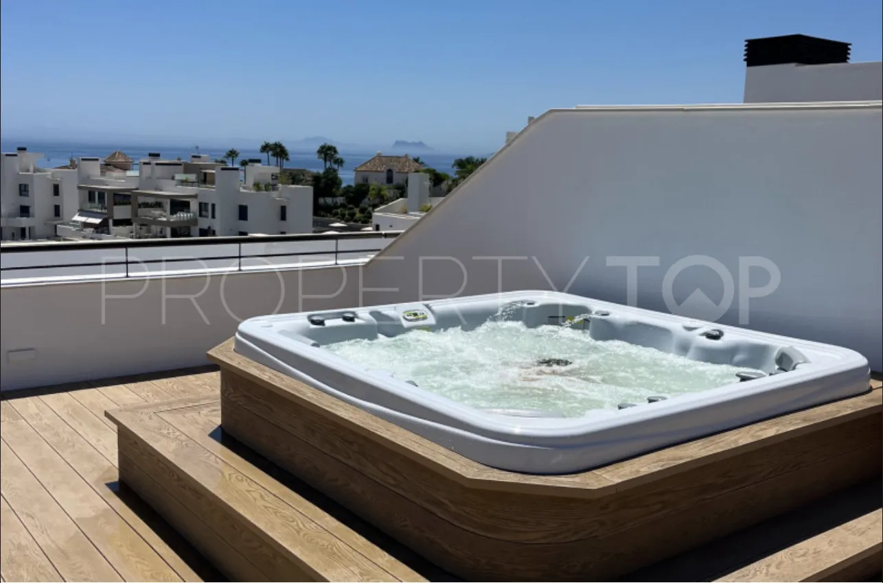 Estepona, apartamento de 3 dormitorios en venta