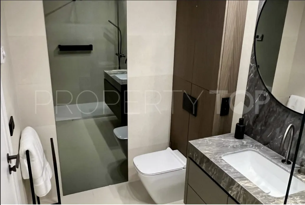 Estepona, apartamento de 3 dormitorios en venta