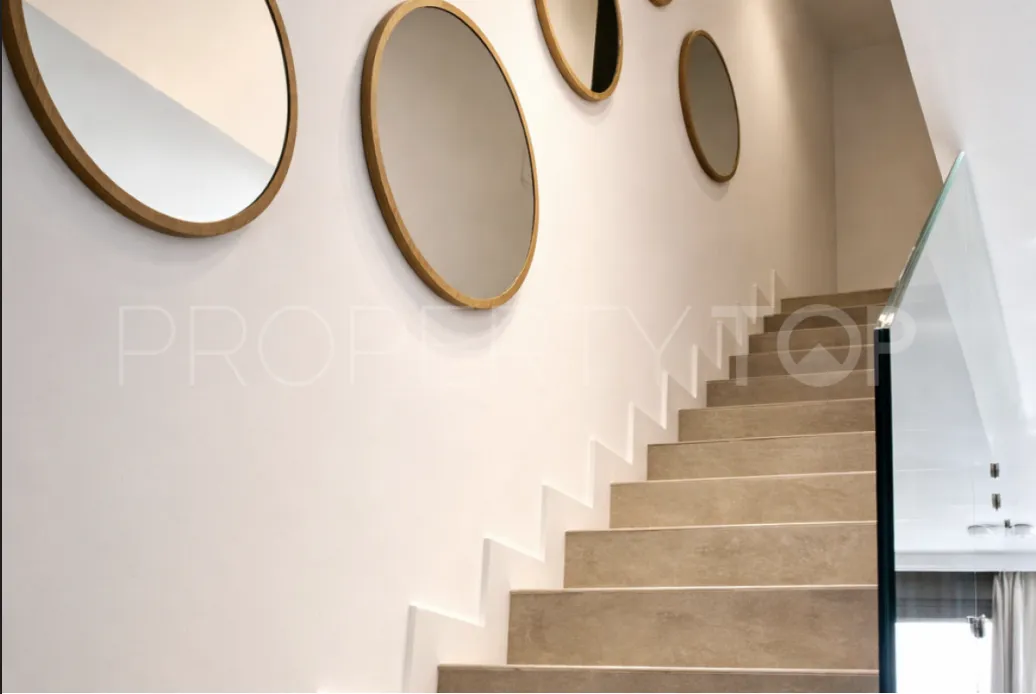 Estepona, apartamento de 3 dormitorios en venta