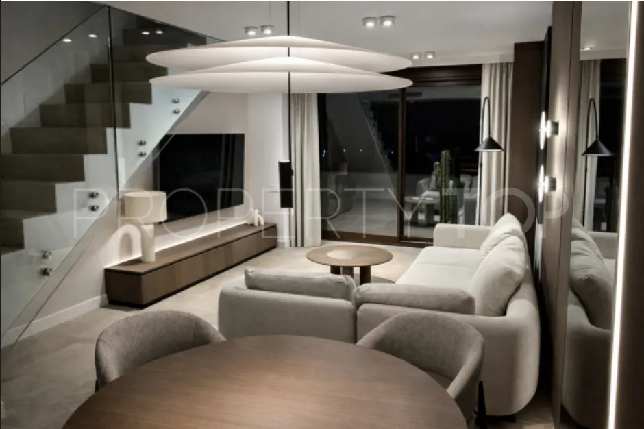 Estepona, apartamento de 3 dormitorios en venta