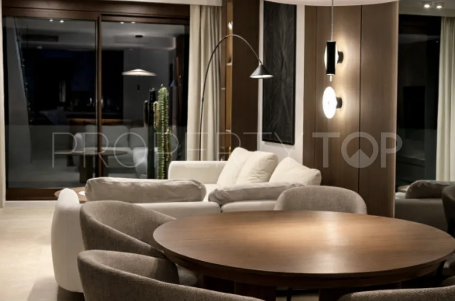 Estepona, apartamento de 3 dormitorios en venta