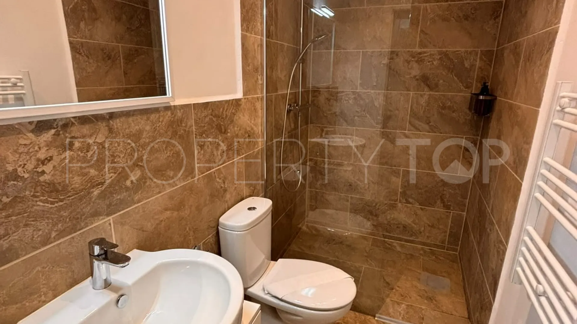 Pareado en venta con 3 dormitorios en San Enrique de Guadiaro