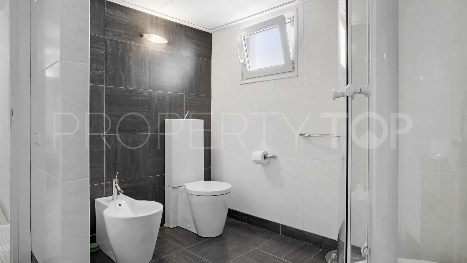 Apartamento en venta en Marbella - Puerto Banus de 2 dormitorios