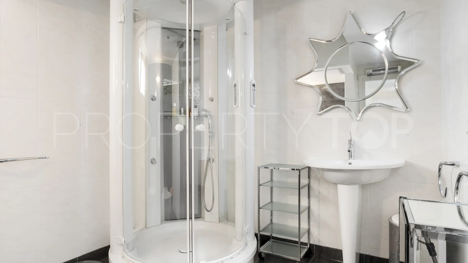 Apartamento en venta en Marbella - Puerto Banus de 2 dormitorios