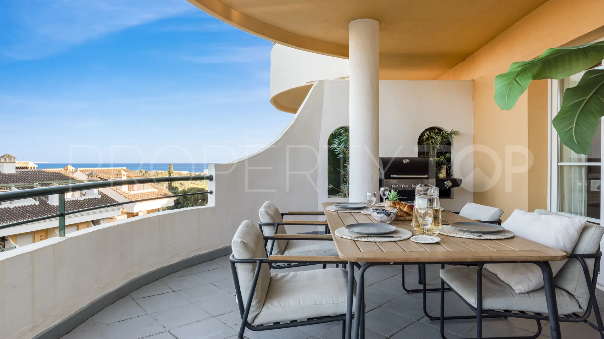 2 bedrooms Nueva Andalucia duplex for sale