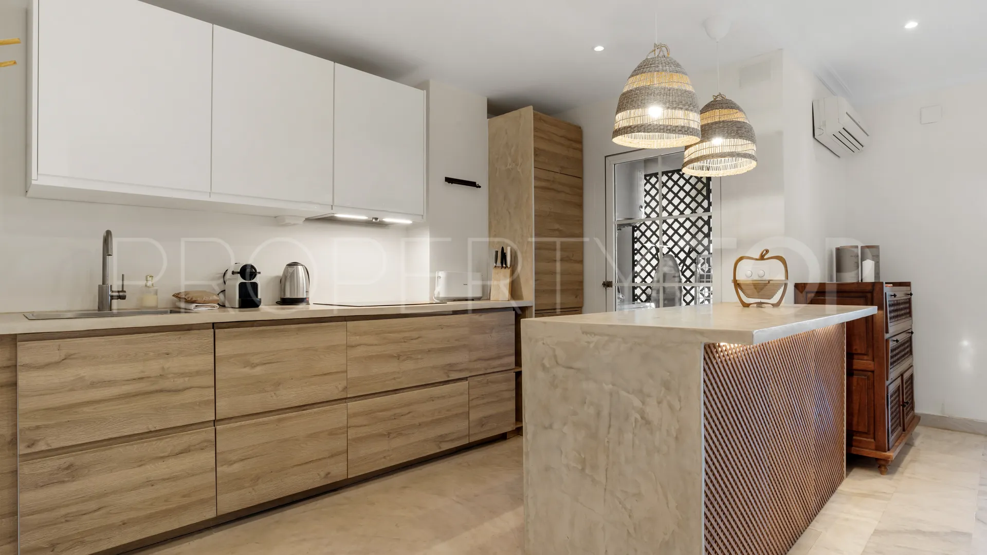 2 bedrooms Nueva Andalucia duplex for sale