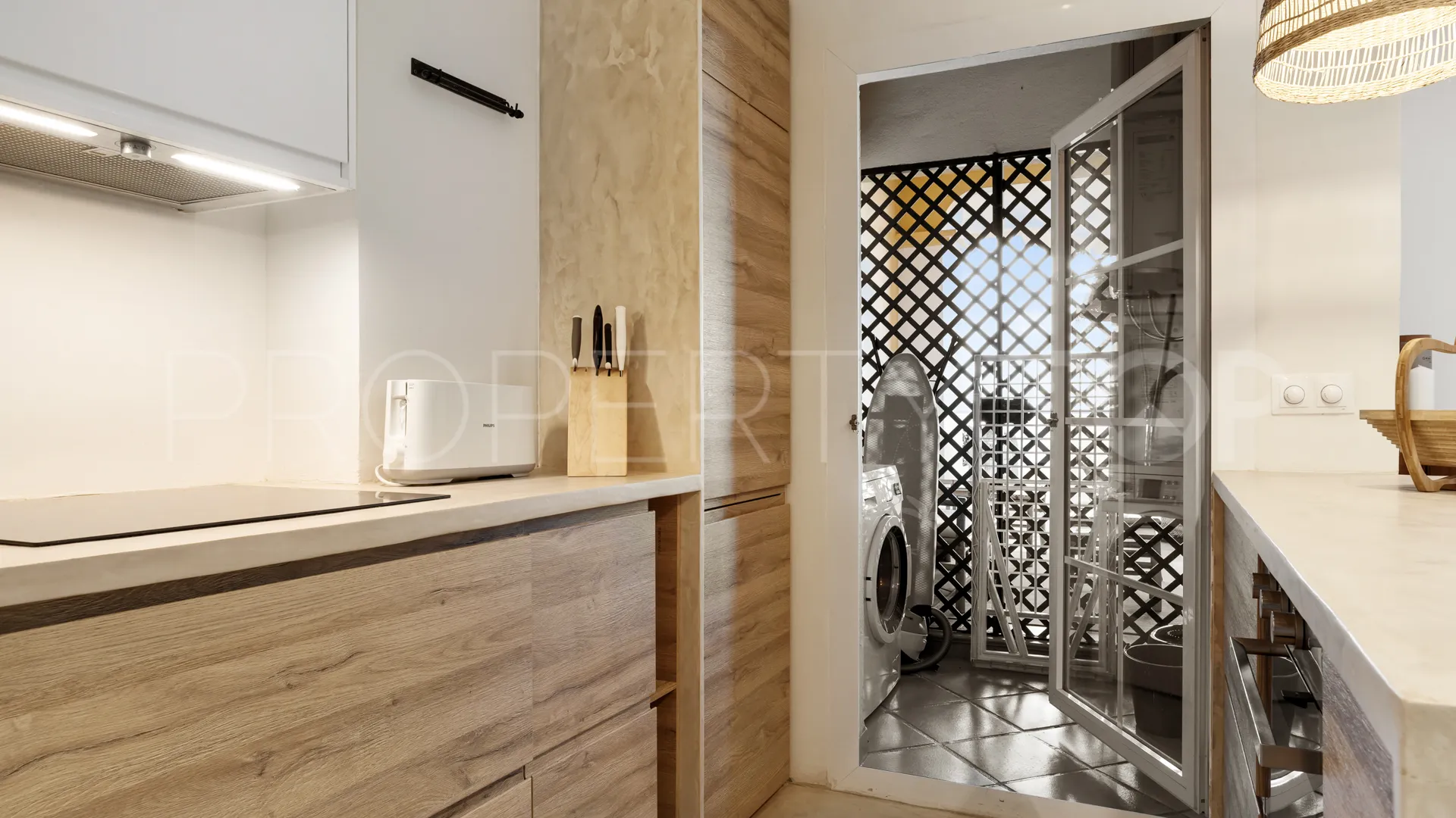 2 bedrooms Nueva Andalucia duplex for sale