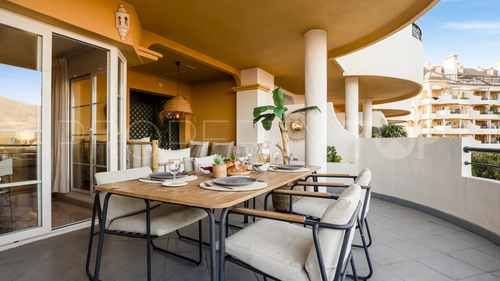 2 bedrooms Nueva Andalucia duplex for sale