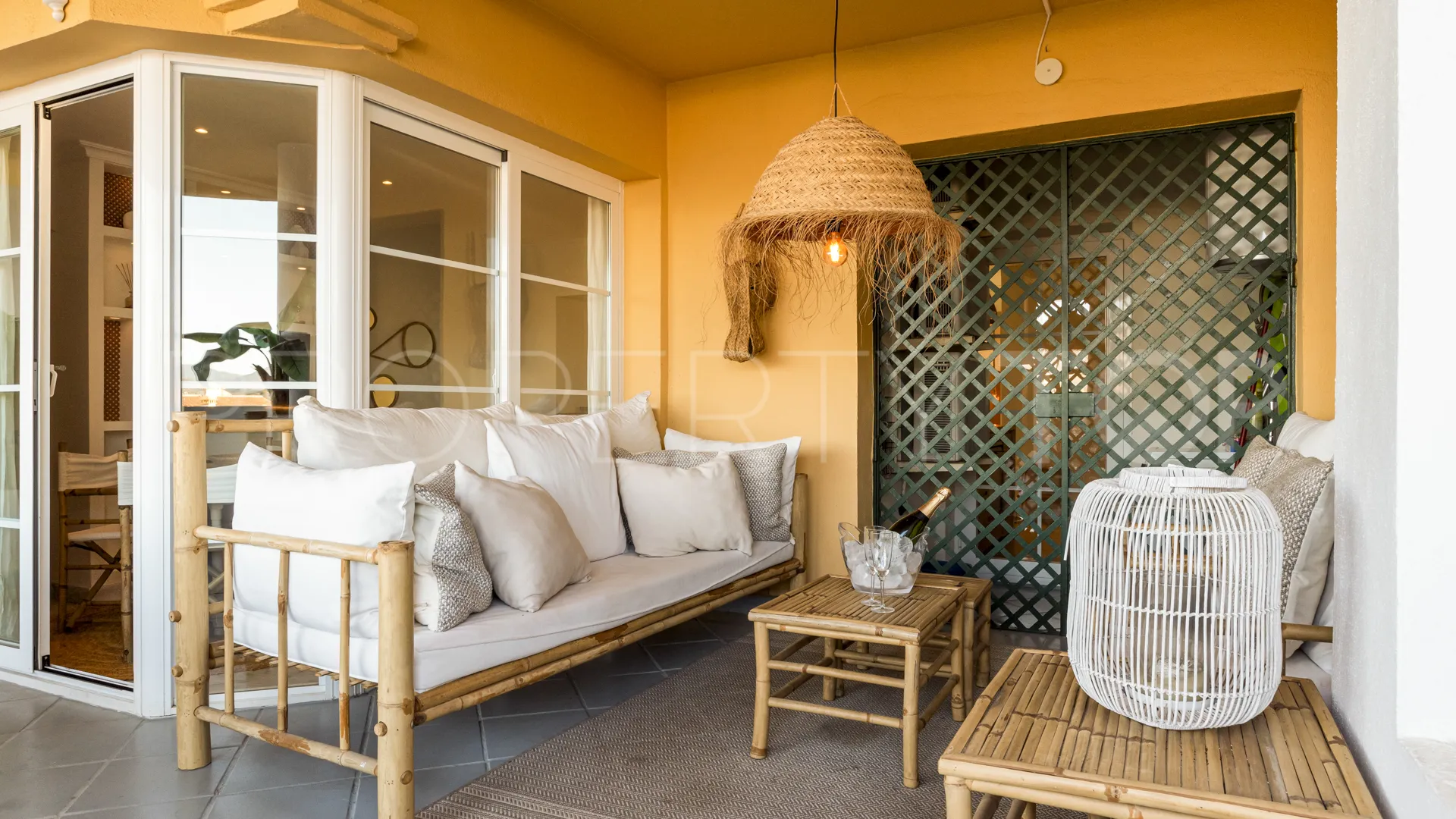 2 bedrooms Nueva Andalucia duplex for sale