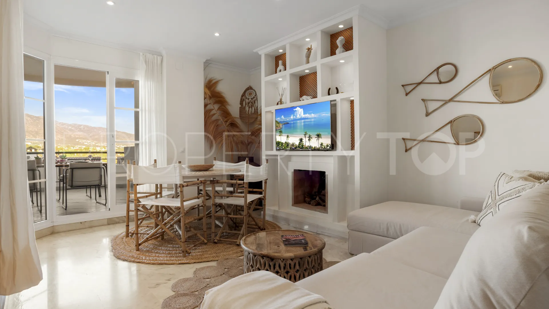 2 bedrooms Nueva Andalucia duplex for sale