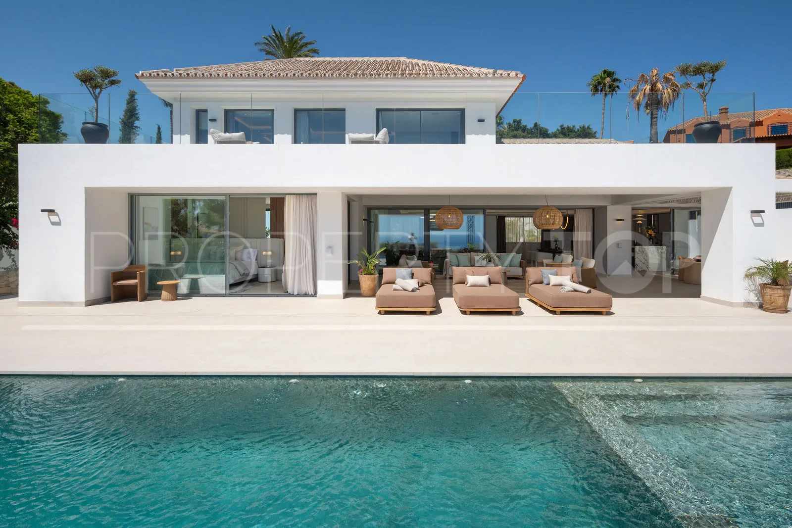 Se vende casa en Elviria
