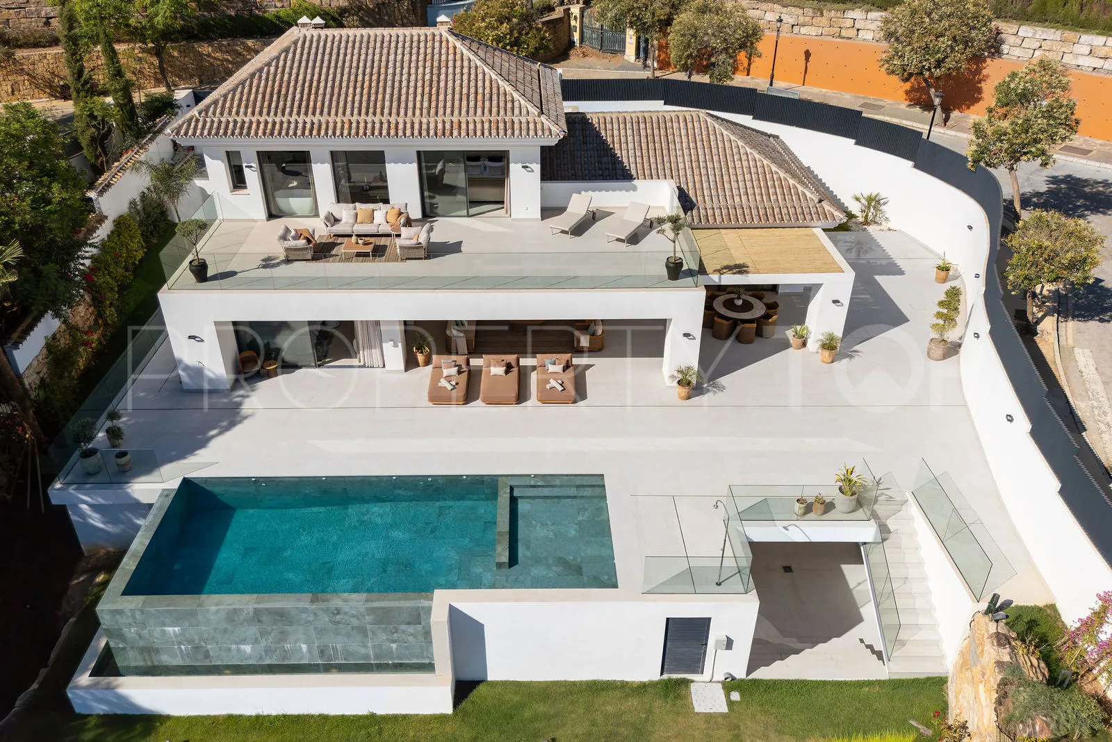 Se vende casa en Elviria