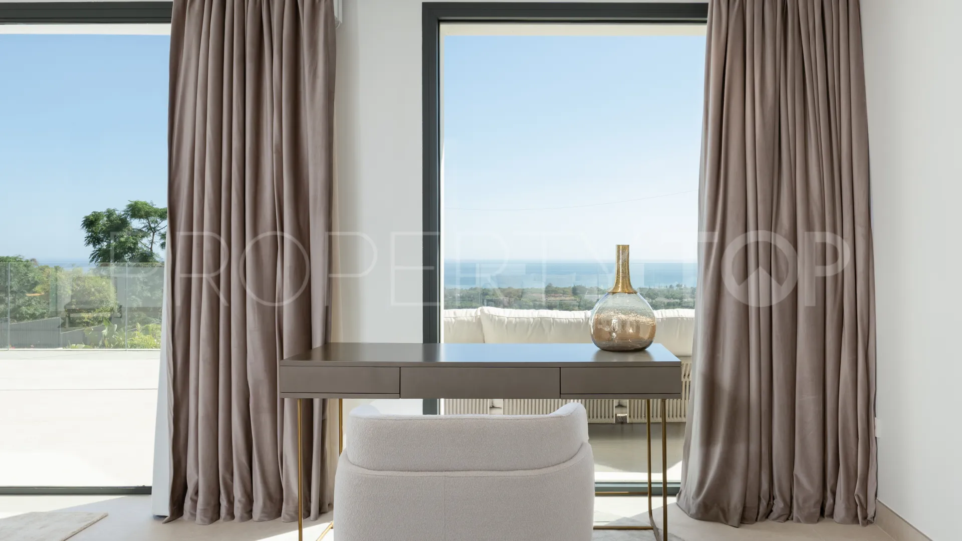 Se vende casa en Elviria