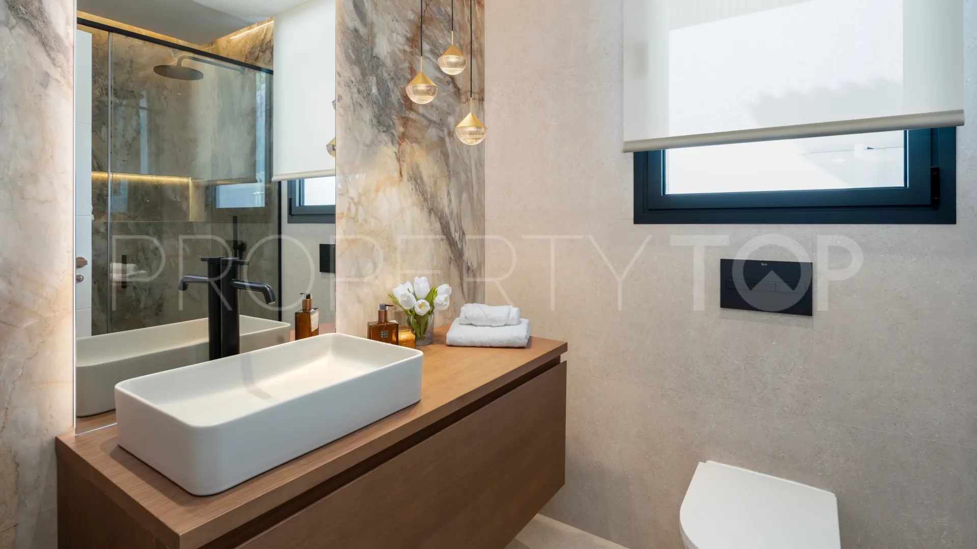 Se vende casa en Elviria