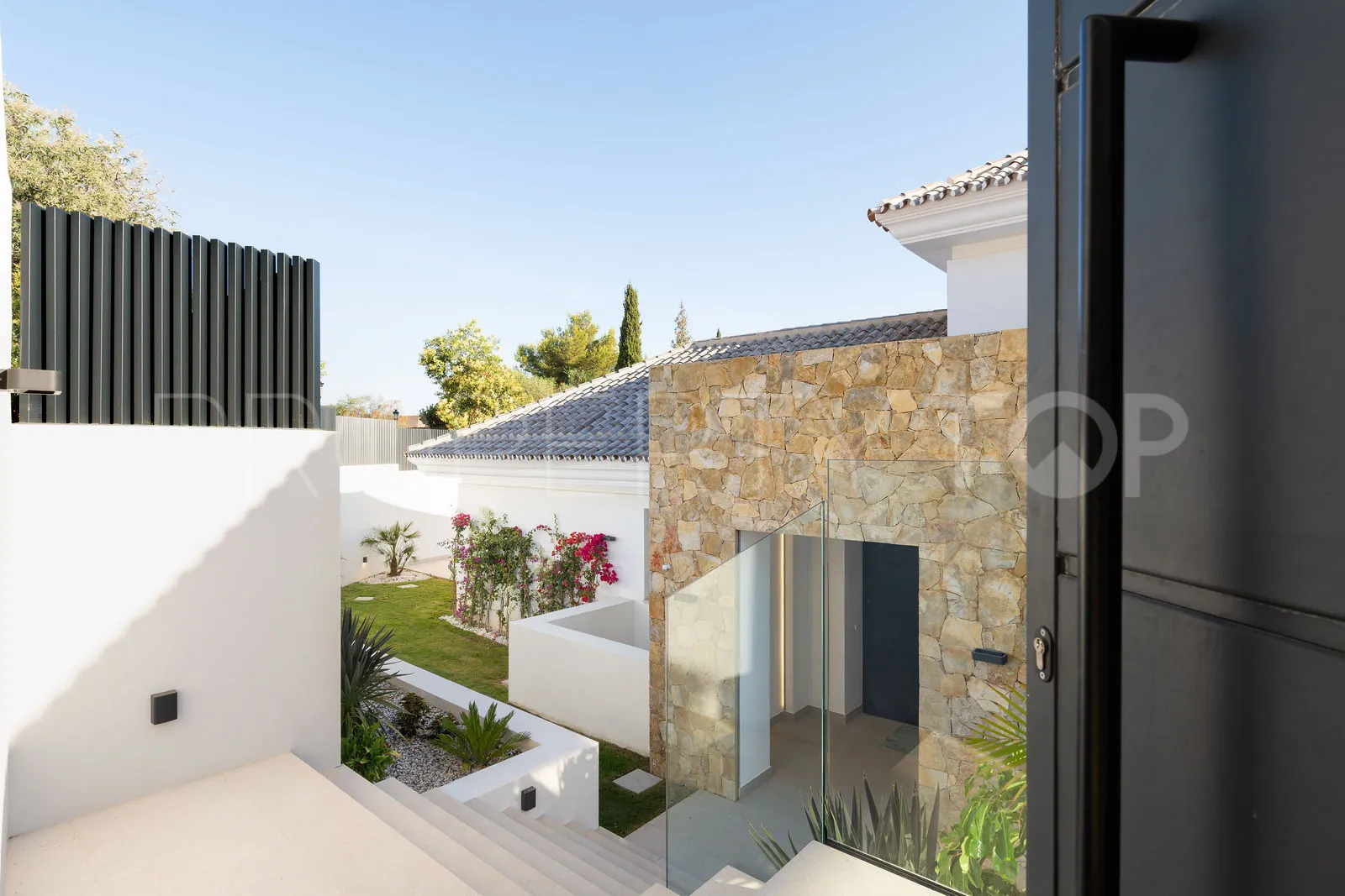 Se vende casa en Elviria