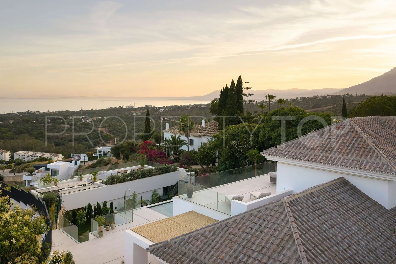 Se vende casa en Elviria