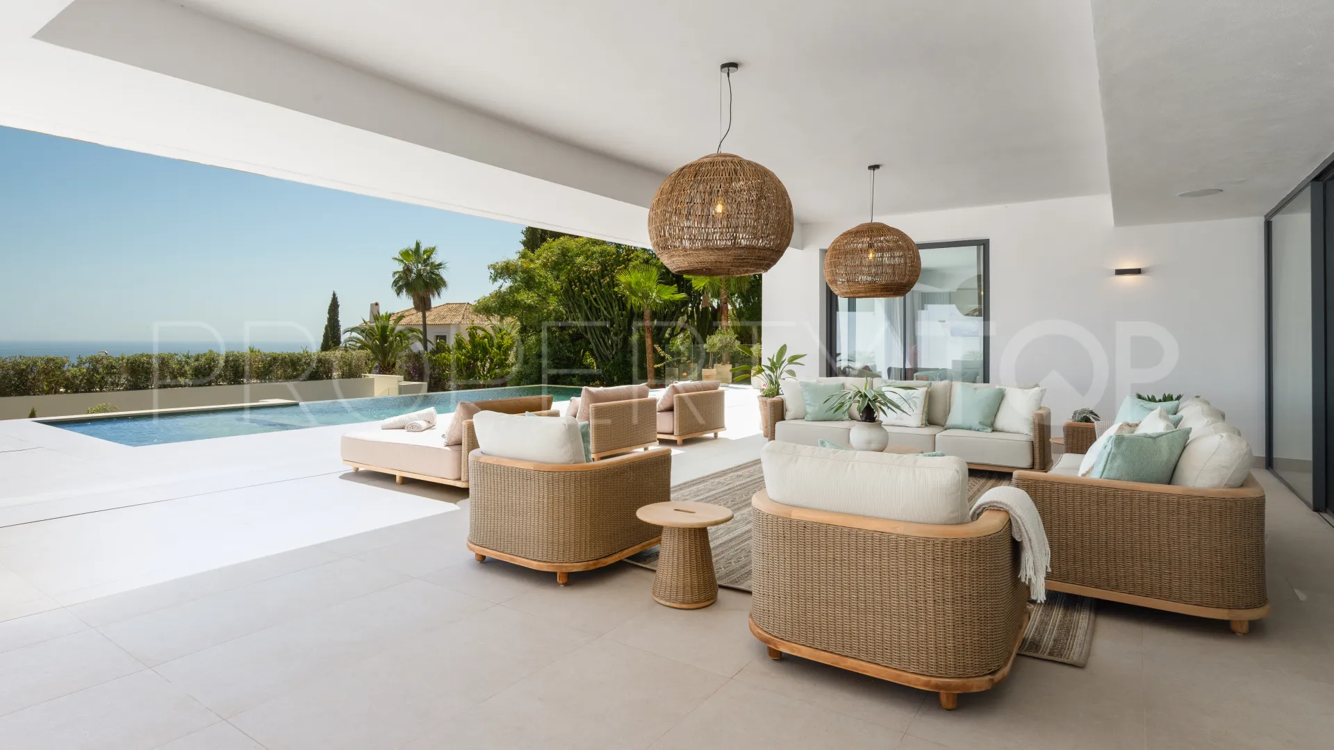 Se vende casa en Elviria