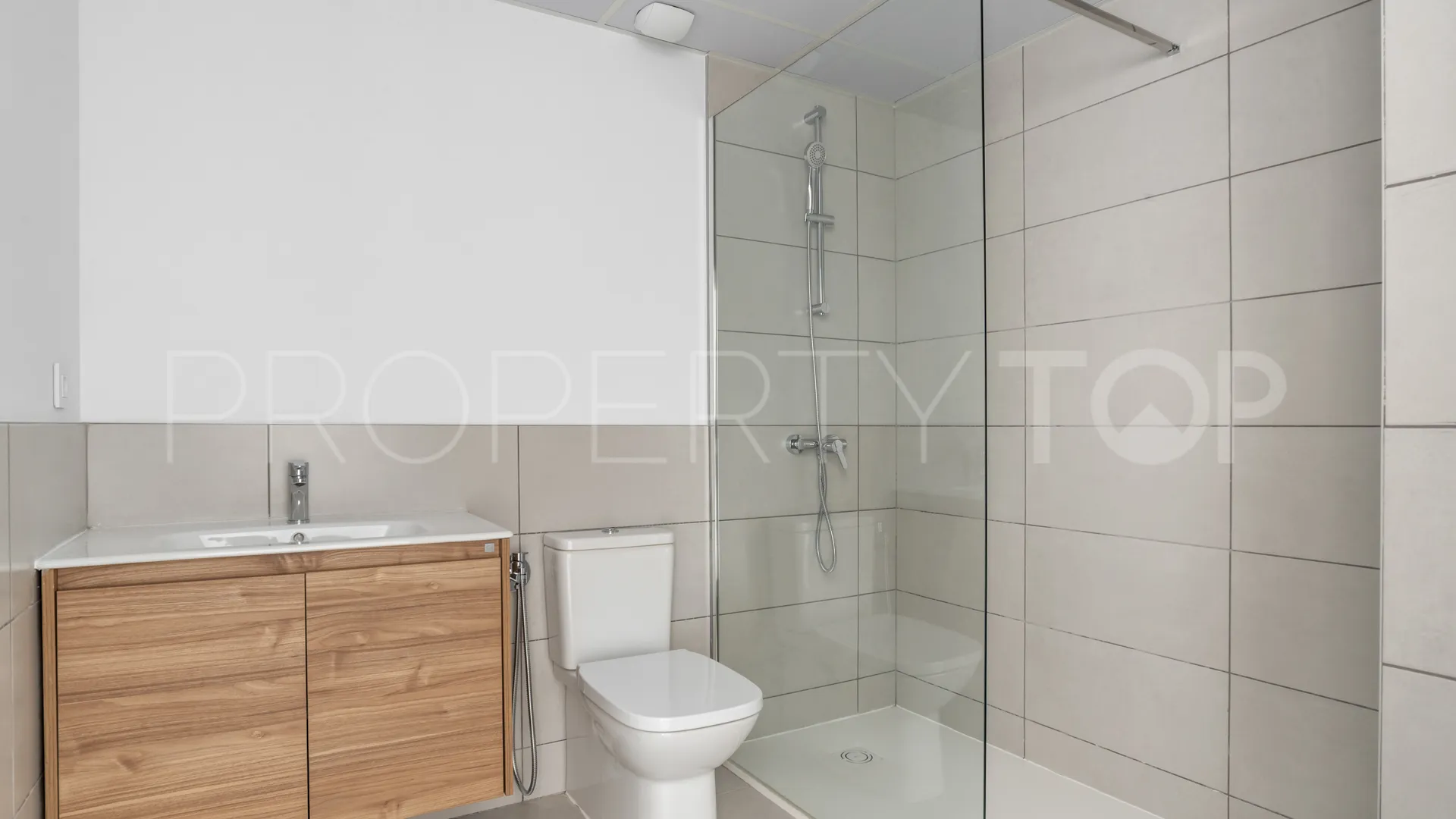 Apartamento planta baja de 2 dormitorios en venta en Mijas
