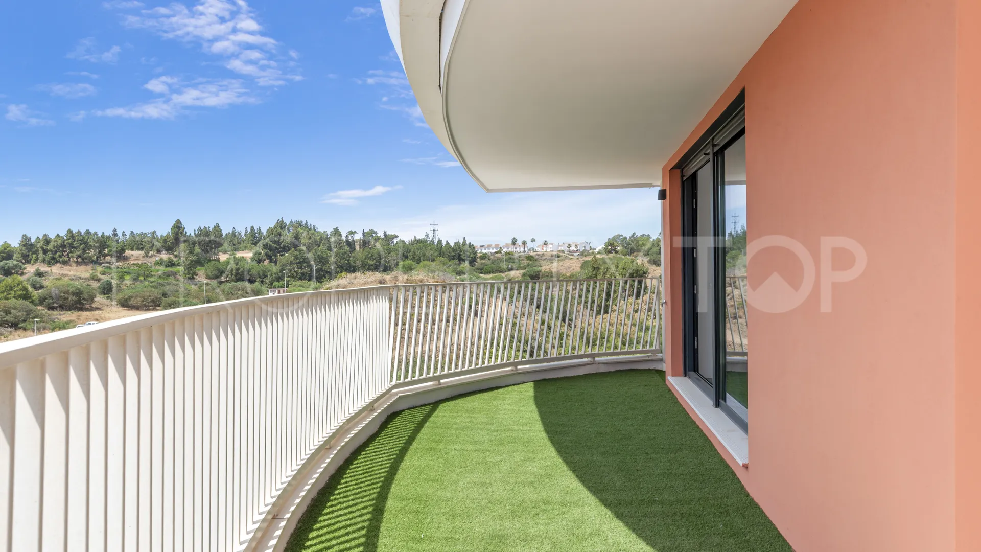Apartamento planta baja de 2 dormitorios en venta en Mijas