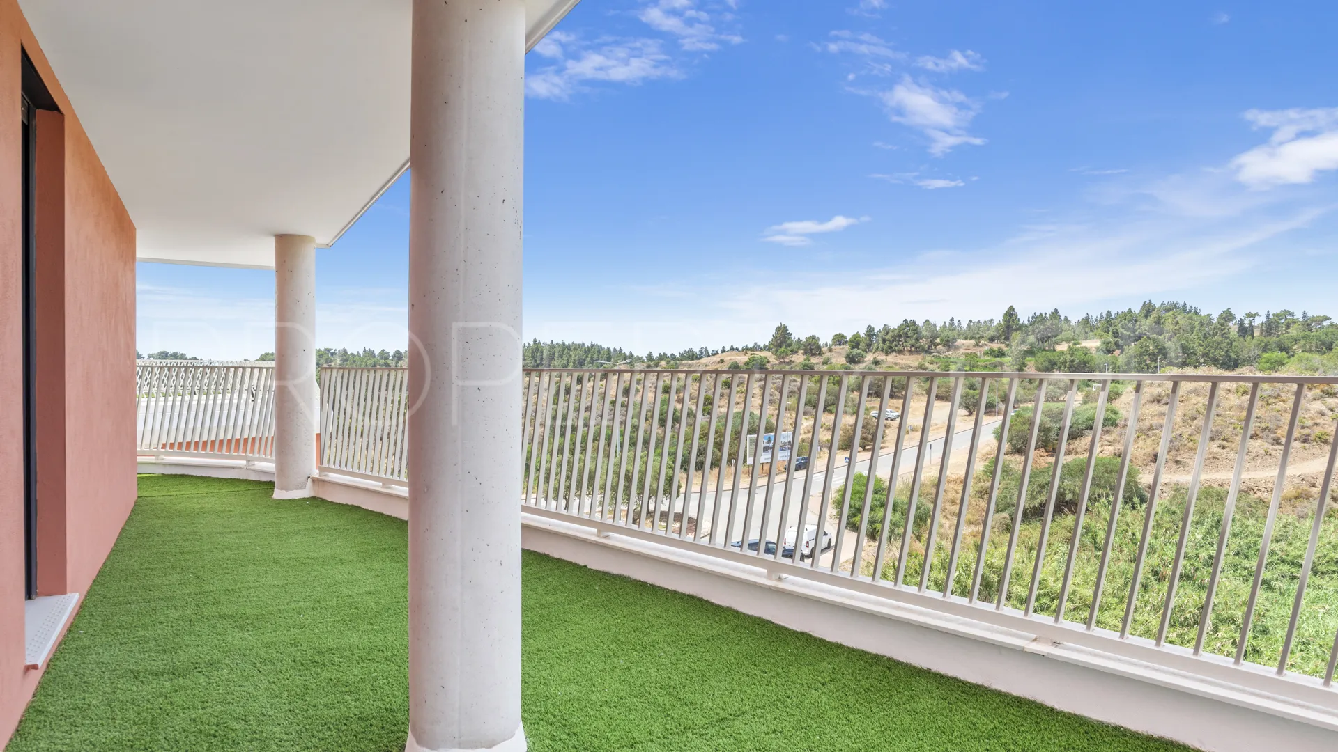 Apartamento planta baja de 2 dormitorios en venta en Mijas