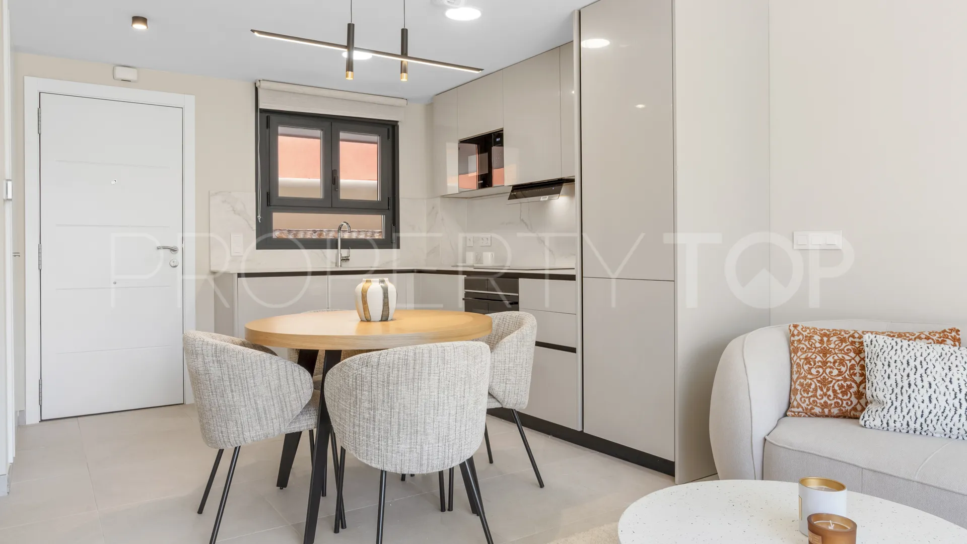 Apartamento en venta de 2 dormitorios en Mijas