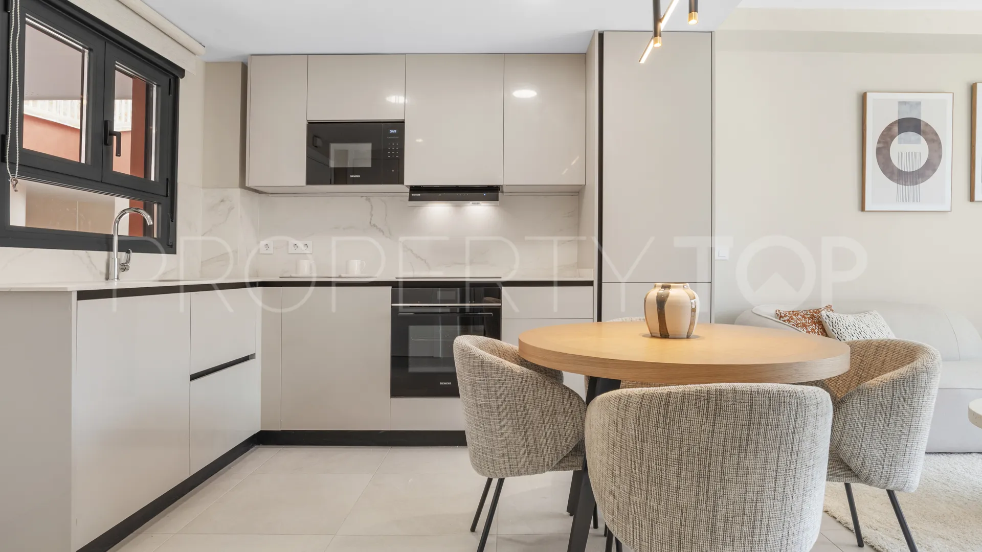 Apartamento en venta de 2 dormitorios en Mijas