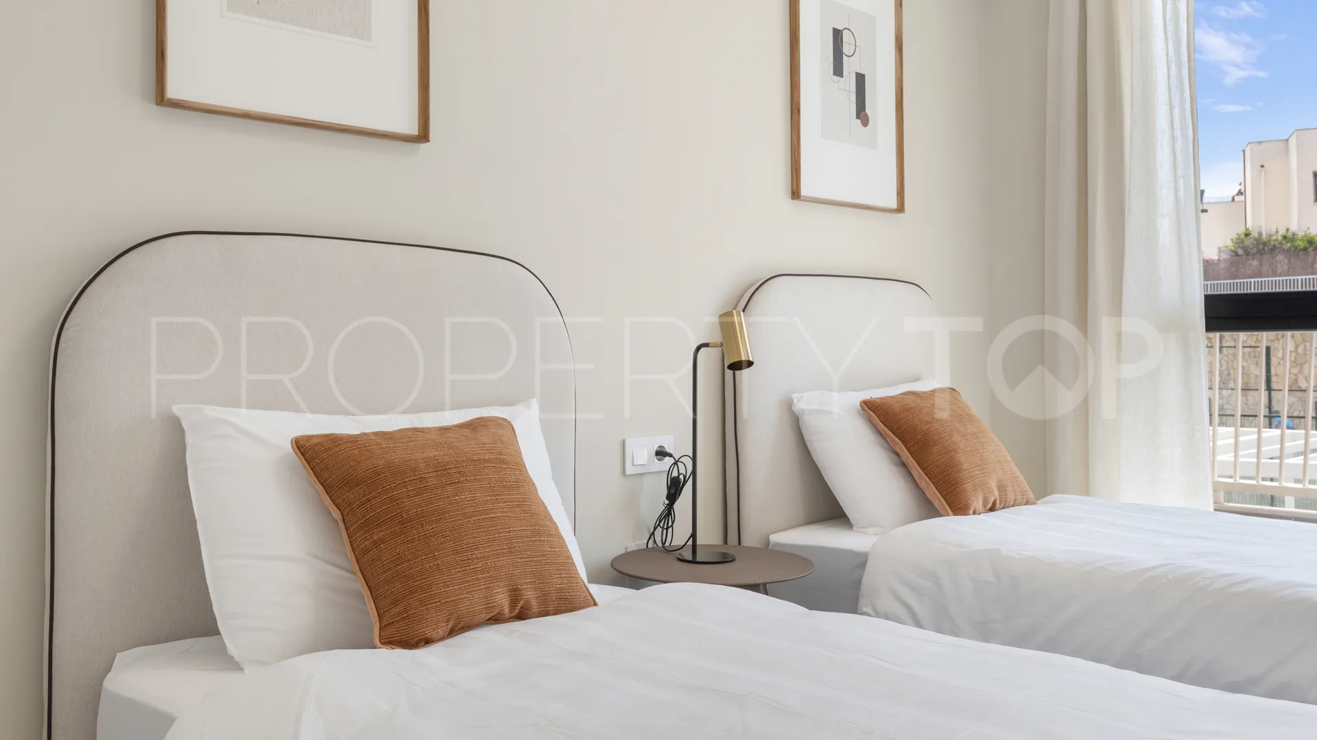 Apartamento en venta de 2 dormitorios en Mijas