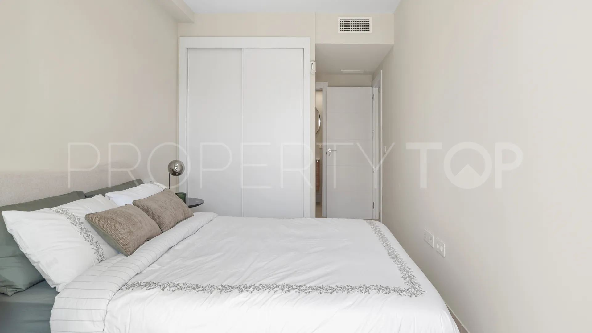 Apartamento en venta de 2 dormitorios en Mijas