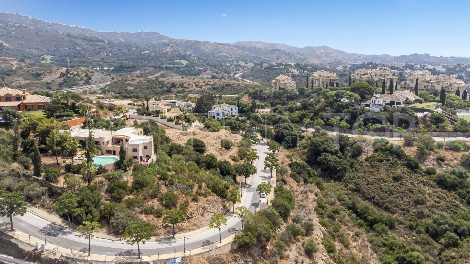 Comprar parcela en Elviria Hills