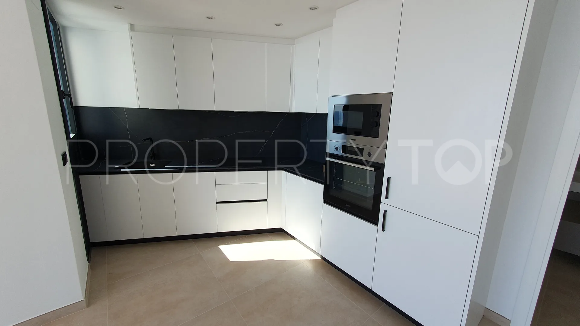 2 bedrooms apartment for sale in Playa de Poniente