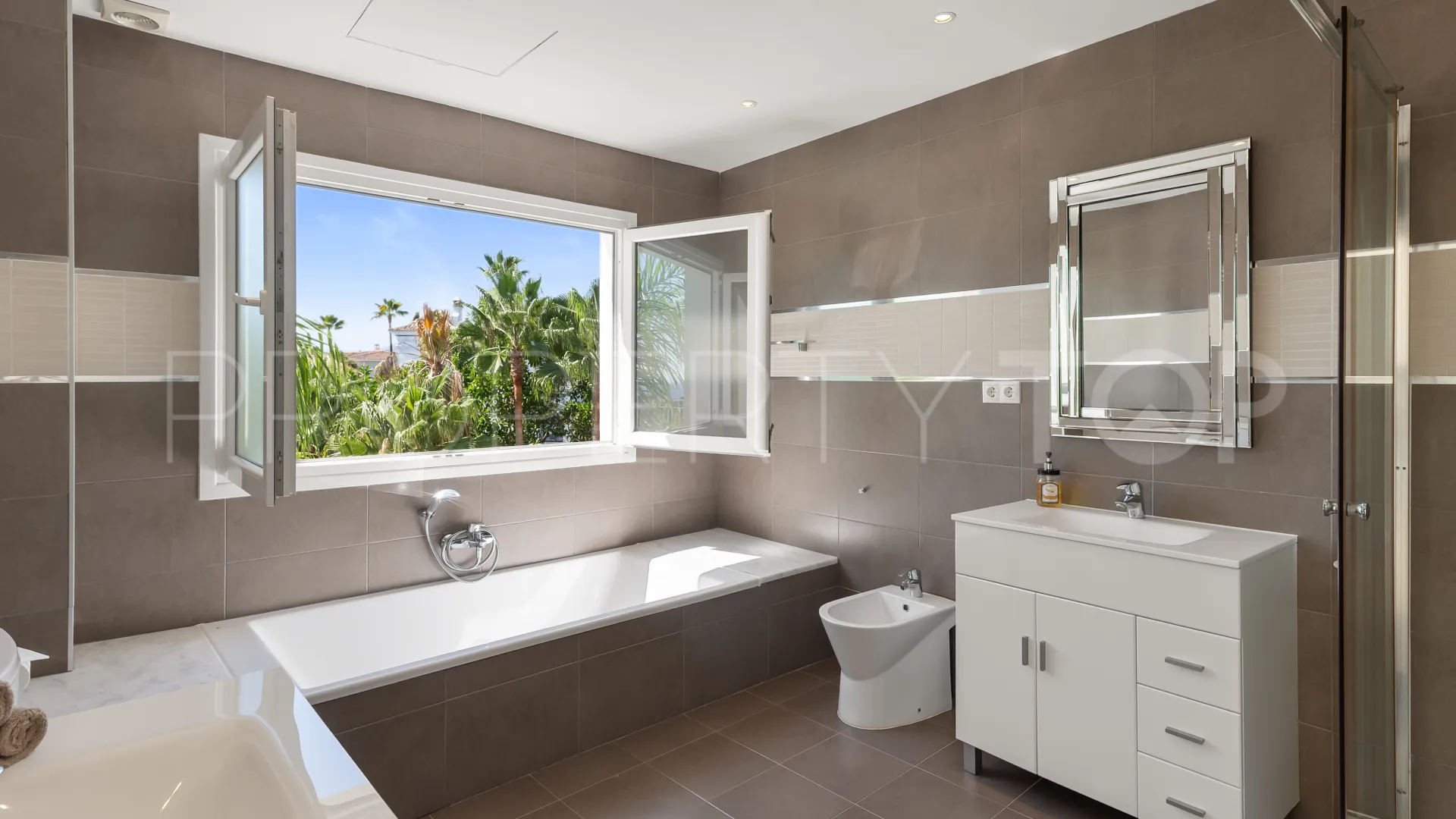 4 bedrooms villa for sale in El Rosario