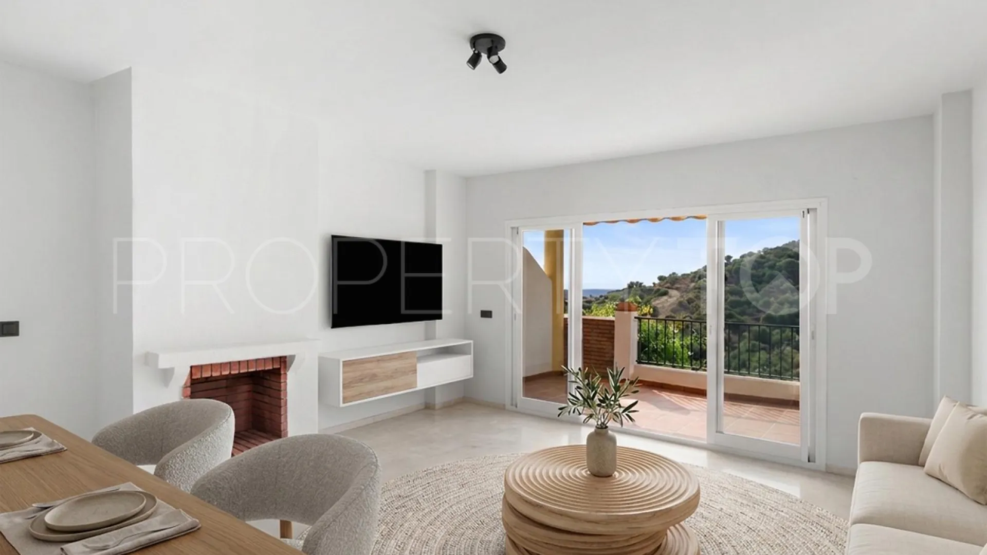 Apartment in Altos de Calahonda for sale