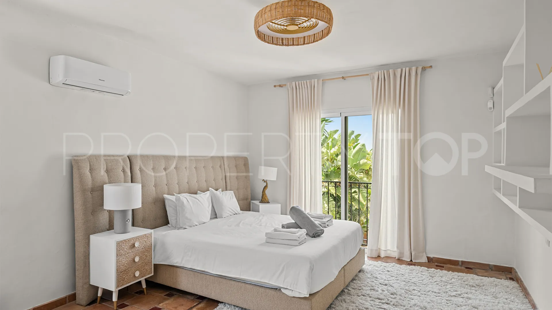 Villa de 8 dormitorios en venta en El Rosario