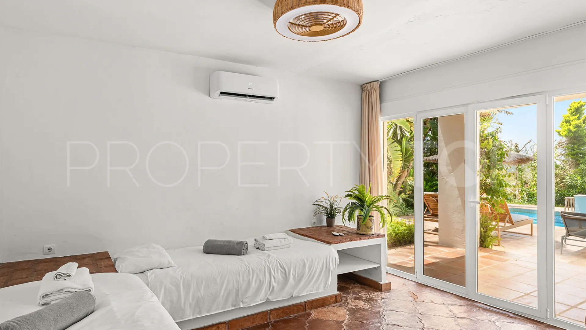 Villa de 8 dormitorios en venta en El Rosario