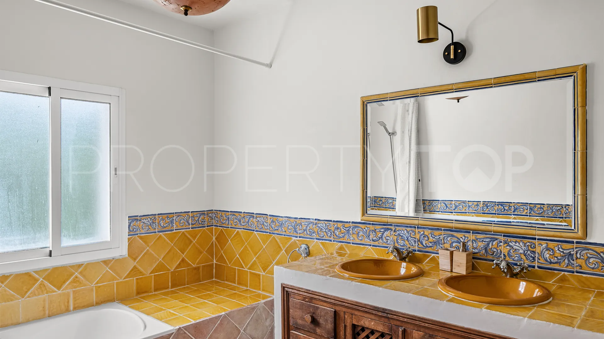Villa de 8 dormitorios en venta en El Rosario