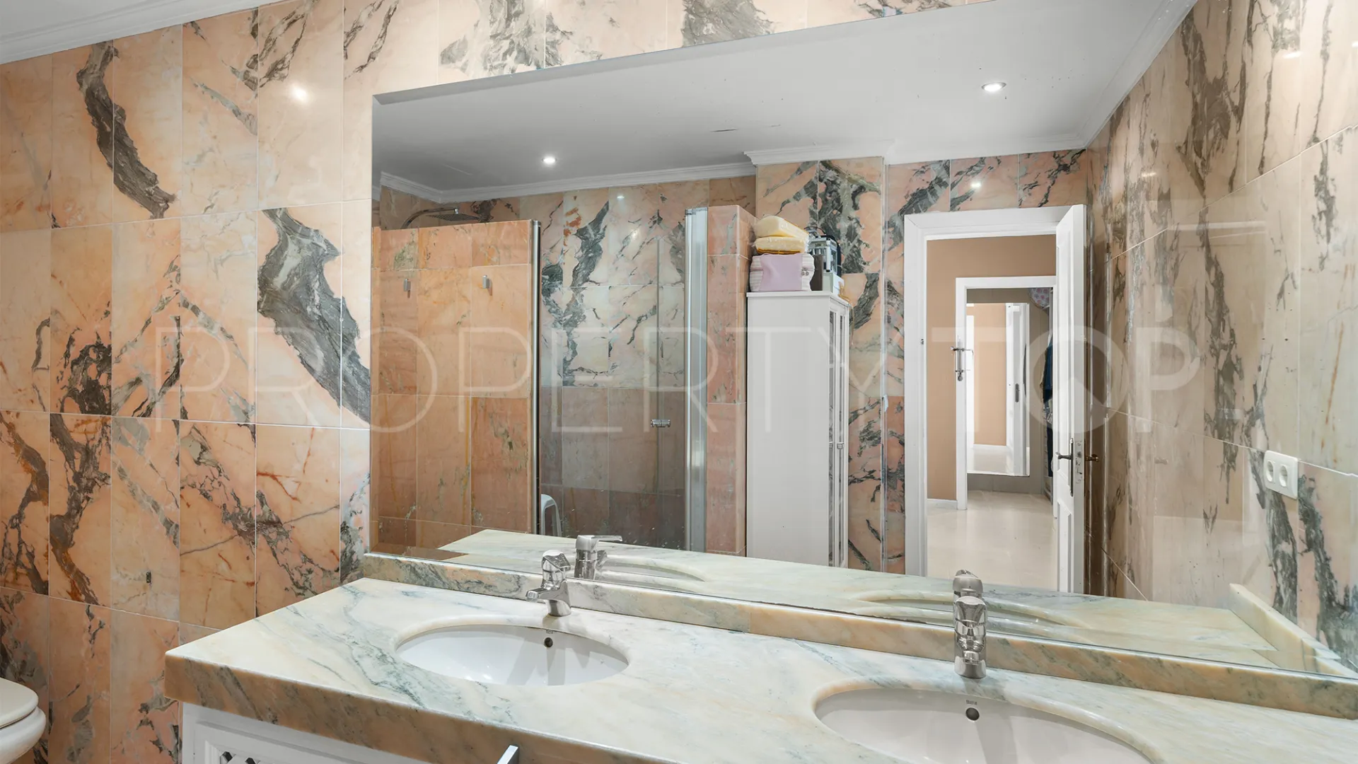 Apartamento planta baja en venta con 3 dormitorios en Nueva Andalucia