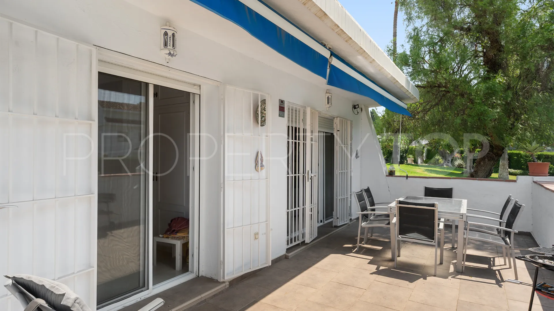 Apartamento planta baja en venta con 3 dormitorios en Nueva Andalucia