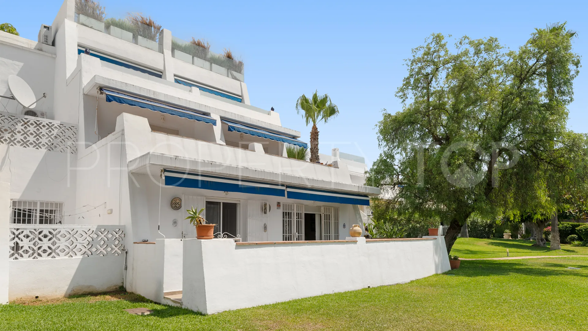 Apartamento planta baja en venta con 3 dormitorios en Nueva Andalucia