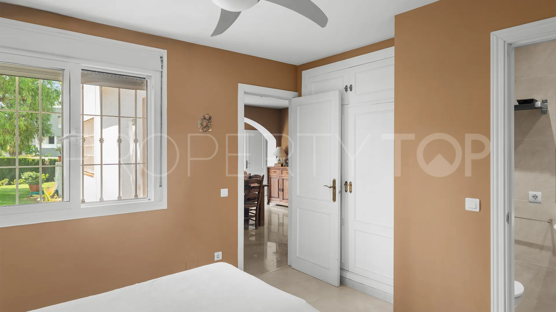 Apartamento planta baja en venta con 3 dormitorios en Nueva Andalucia