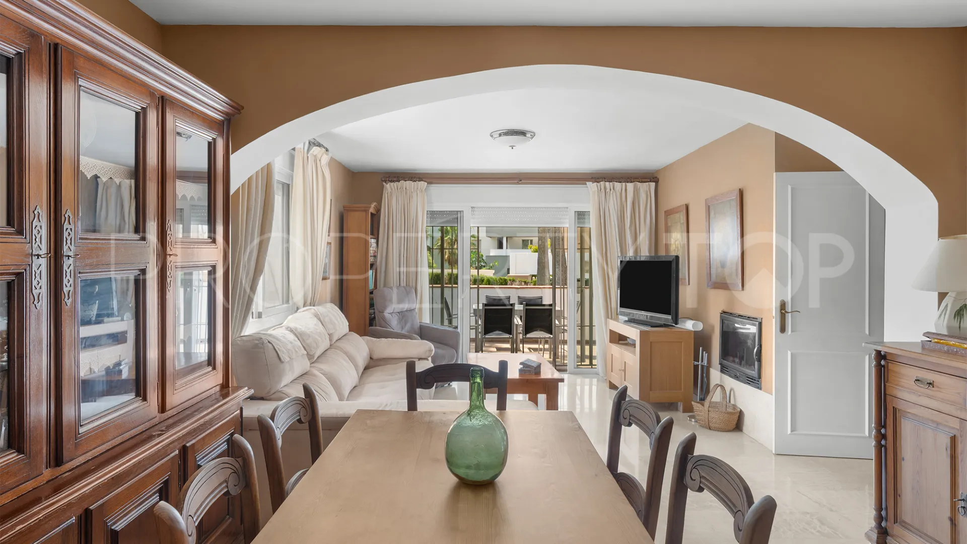 Apartamento planta baja en venta con 3 dormitorios en Nueva Andalucia