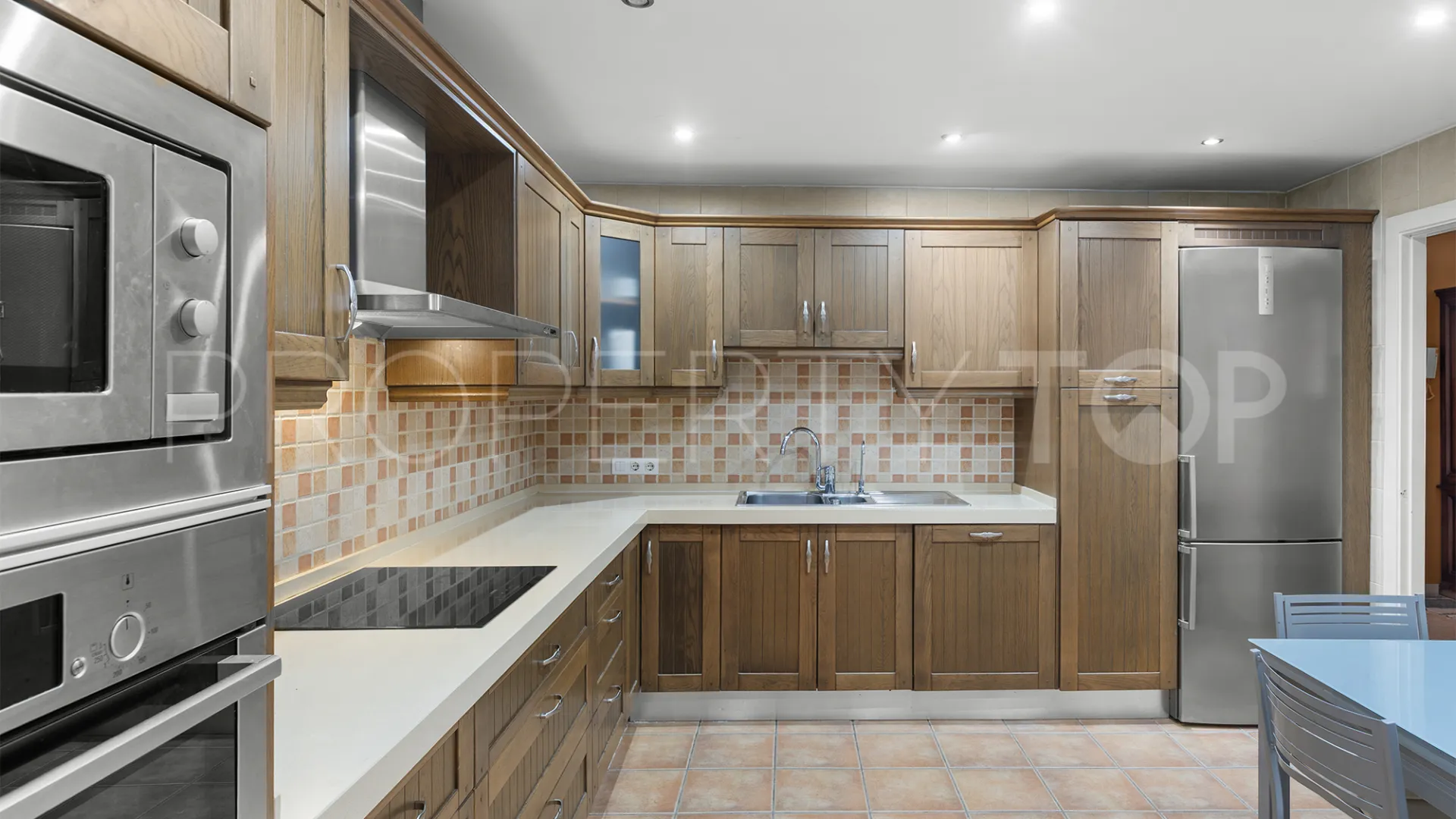 Apartamento planta baja en venta con 3 dormitorios en Nueva Andalucia