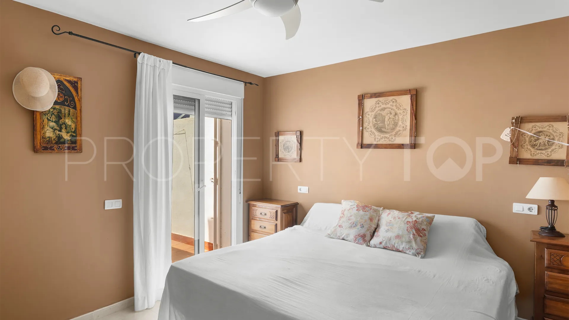 Apartamento planta baja en venta con 3 dormitorios en Nueva Andalucia
