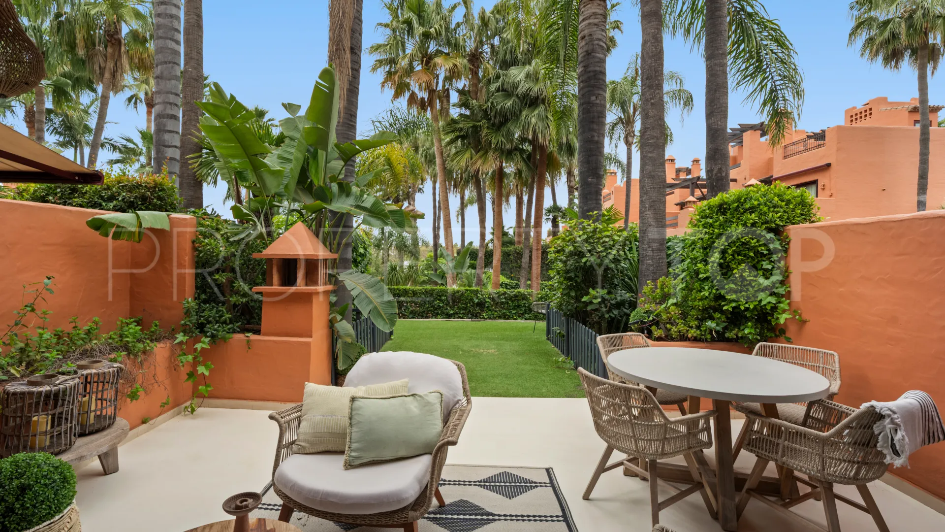 Buy town house in Altos de Puente Romano